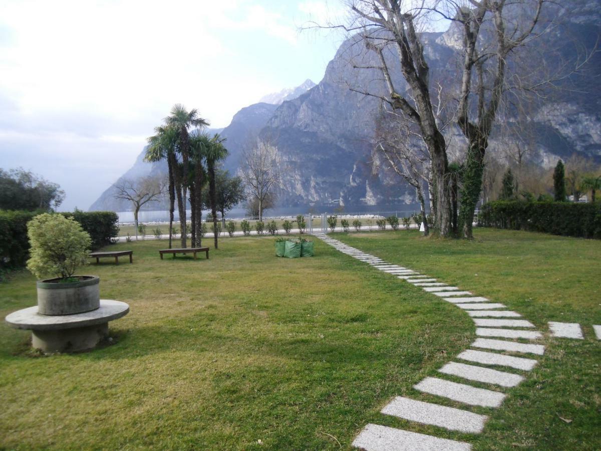 Garda Blu Apartment Riva del Garda Exteriör bild