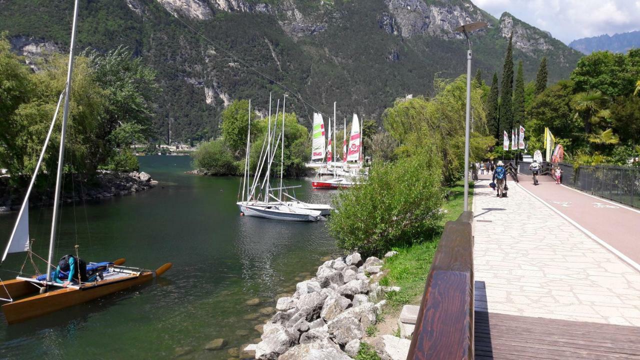 Garda Blu Apartment Riva del Garda Exteriör bild
